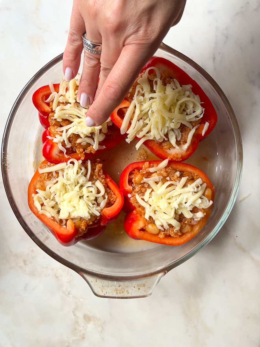 Stuffed bell peppers without meat, top with schredded mozzarela cheese.