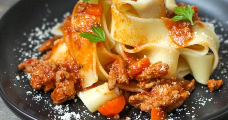 Turkey Mince Bolognese with Jar Sauce (Turkey Ragu Pasta)