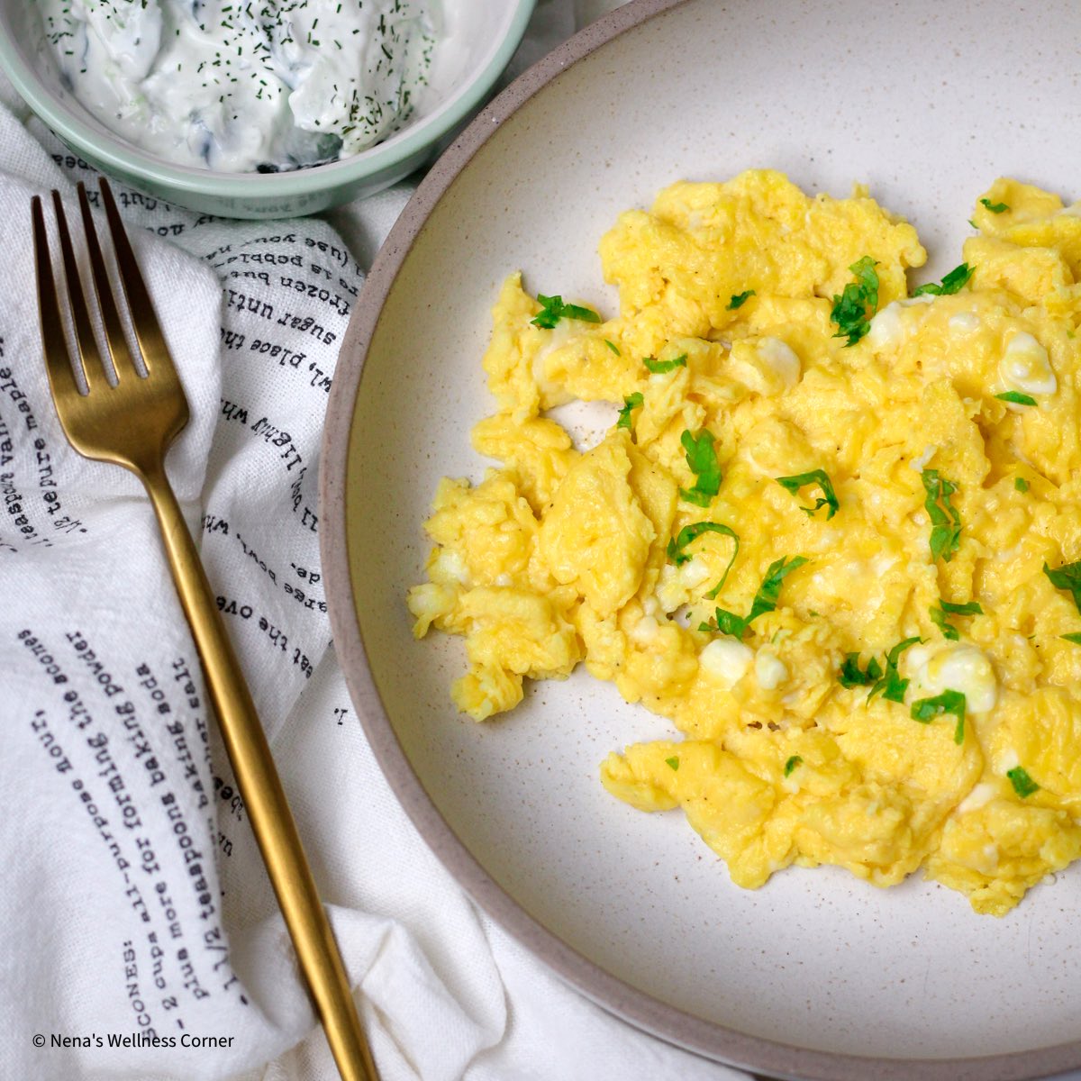 Mediterranean Scrambled Eggs with Feta - Easy Cheesy Vegetarian