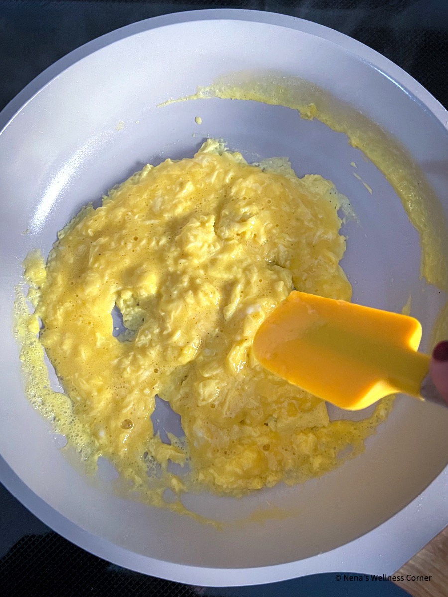 https://nenaswellnesscorner.com/wp-content/uploads/2023/02/Cheesy-scrambled-eggs-4.jpg