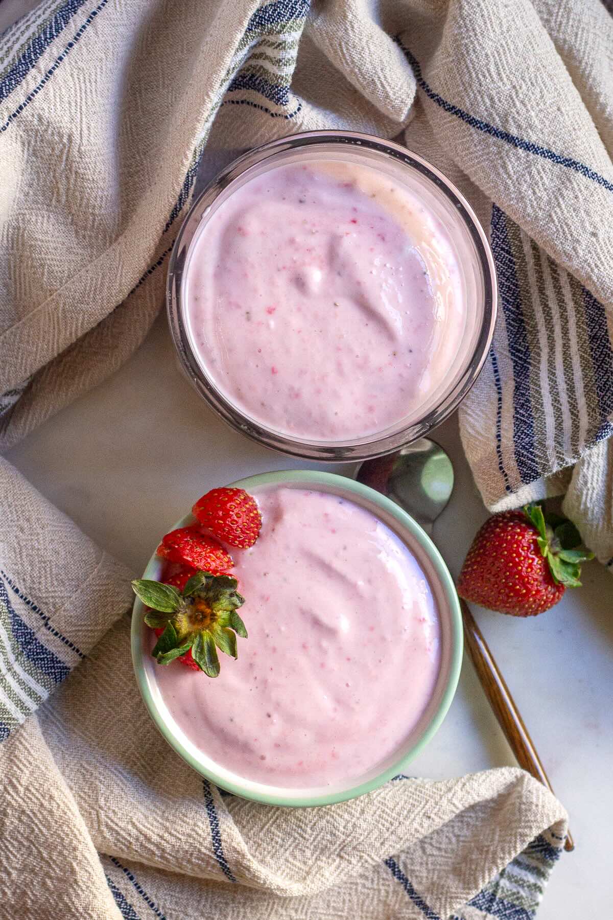 Creamy Homemade Strawberry Yogurt in 10 Minutes, No Special Tools Needed.