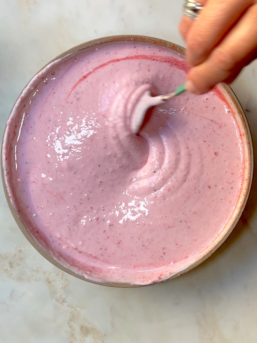 Strawberry Yogurt recipe, mix yogurt and strawberry mixture.
