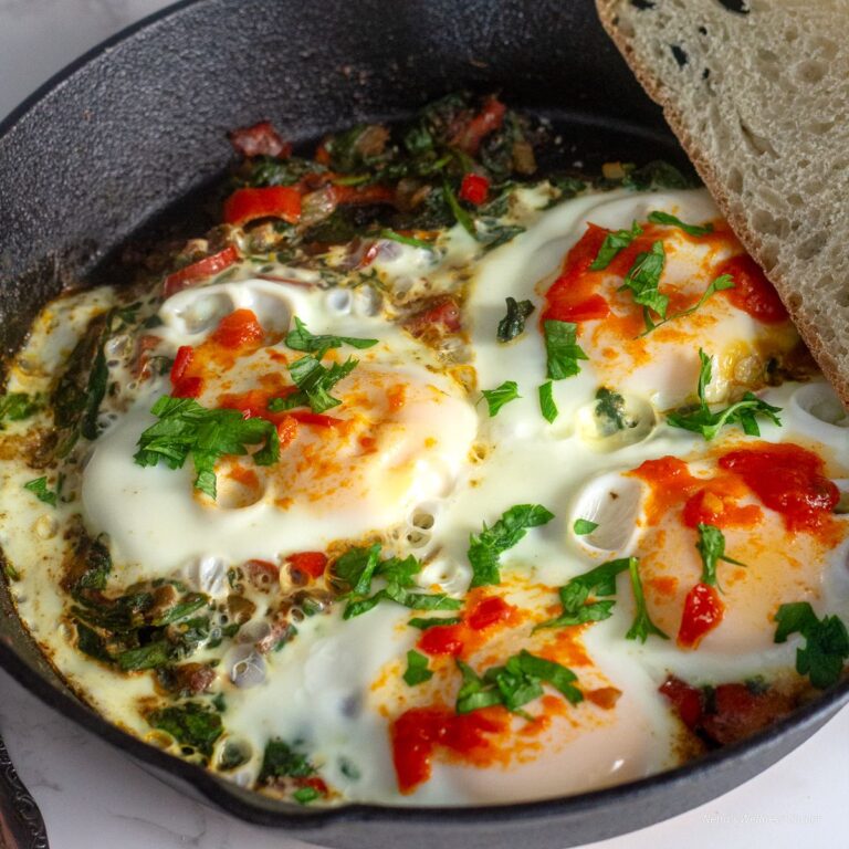 Easy Green Shakshuka with Harissa and Spinach 