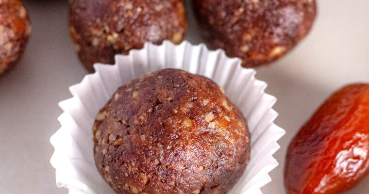5 Ingredients Date Energy Balls (without Peanut Butter and No-Bake)