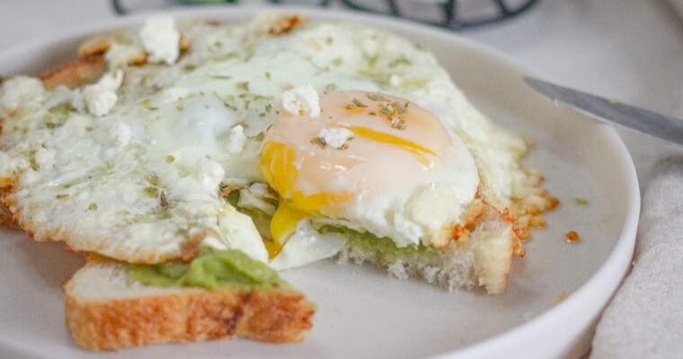 How to Make Fried Eggs with Feta (TikTok Viral Recipe)