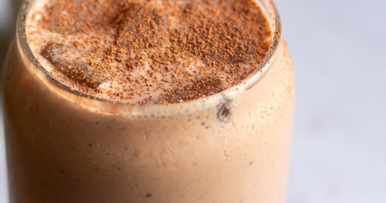 Healthy Peanut Butter Cup Smoothie (Easy Recipe)