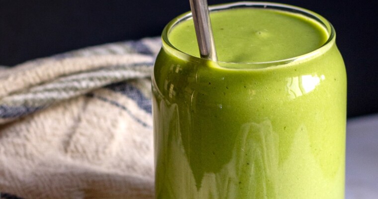 Creamy Green Smoothie with Avocado and Spinach