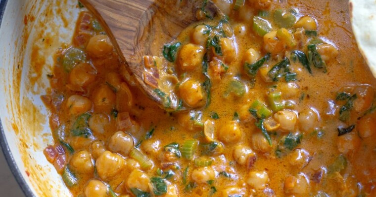 Chickpeas and Spinach Curry (with Trader Joe's Greek Chickpeas)