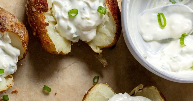 Easy Oven-Baked Potato (No Foil) with Green Onion and Sour Cream