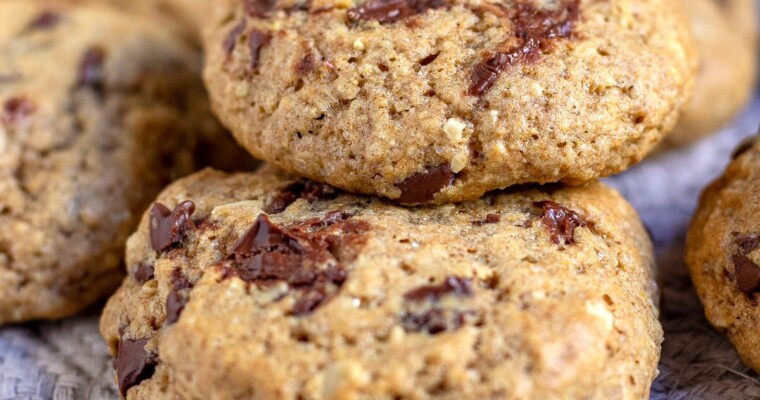 Whole Wheat Chocolate Chip Cookies with Oats