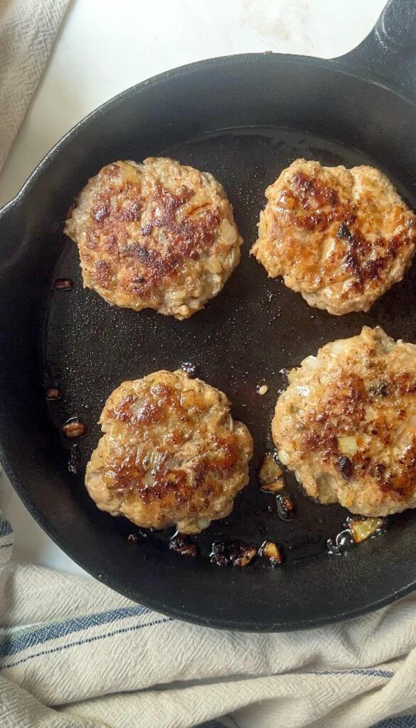 cast-iron turkey burgers preparation, step 5, rest the burgers before serving them. 