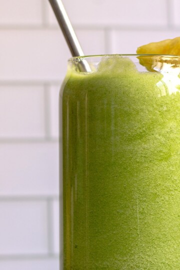 Pineapple Ginger Smoothie for Muscle Recovery & Hydration