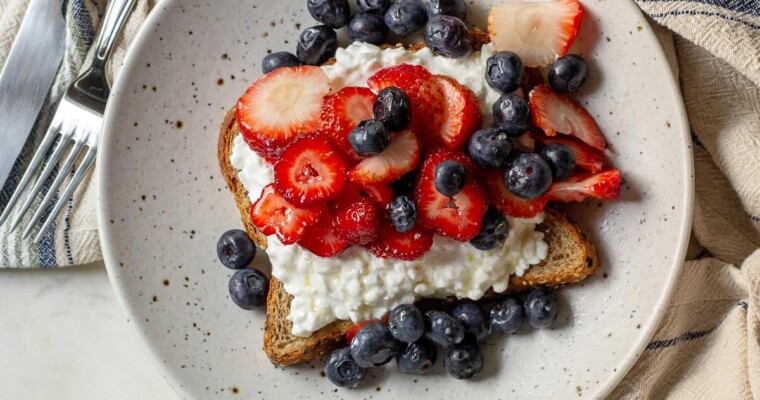 High Protein Cottage Cheese Toast with Berries and Kefir