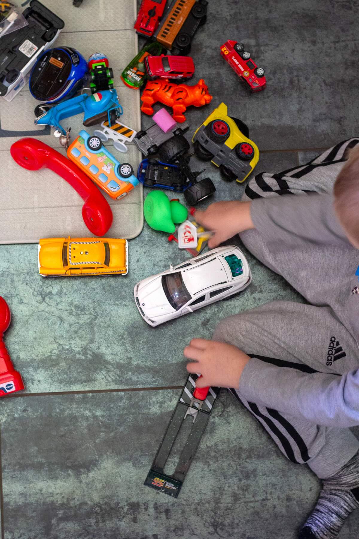 6 AM Routine - messy toys kids toys and busy schedule