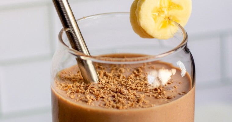 Easy Strawberry Banana Chocolate Smoothie with Greek Yogurt