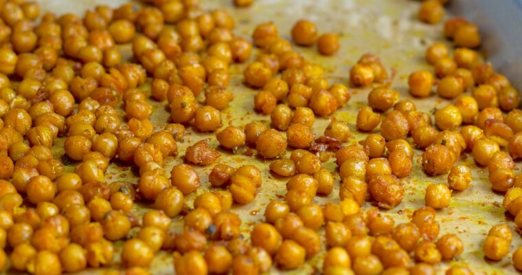 Crispy Turmeric Roasted Chickpeas