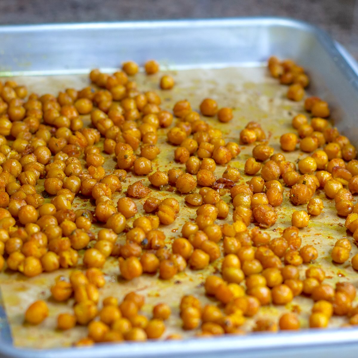 Turmeric-Roasted-Chickpeas-in-a-pan