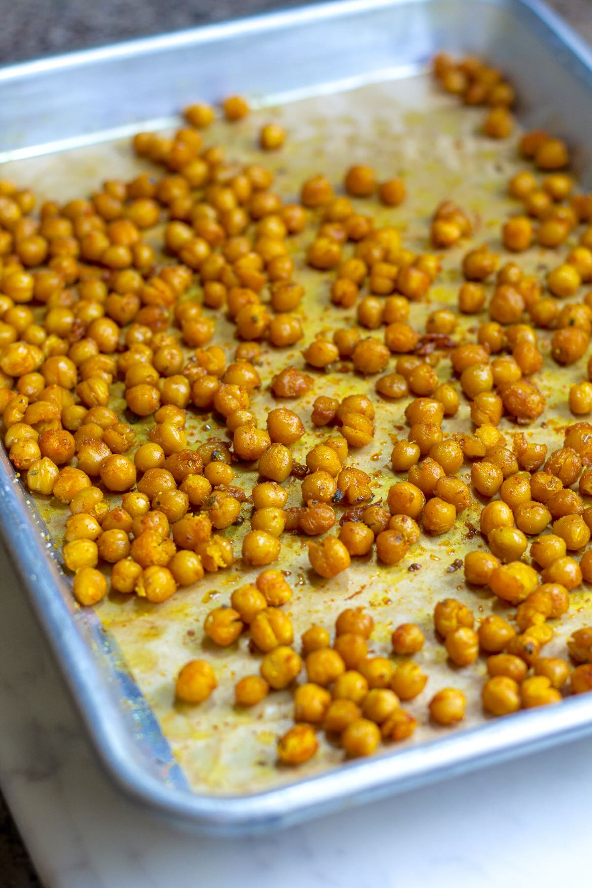 Turmeric-Roasted-Chickpeas