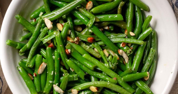 Quick Blanched Green Beans with Garlic