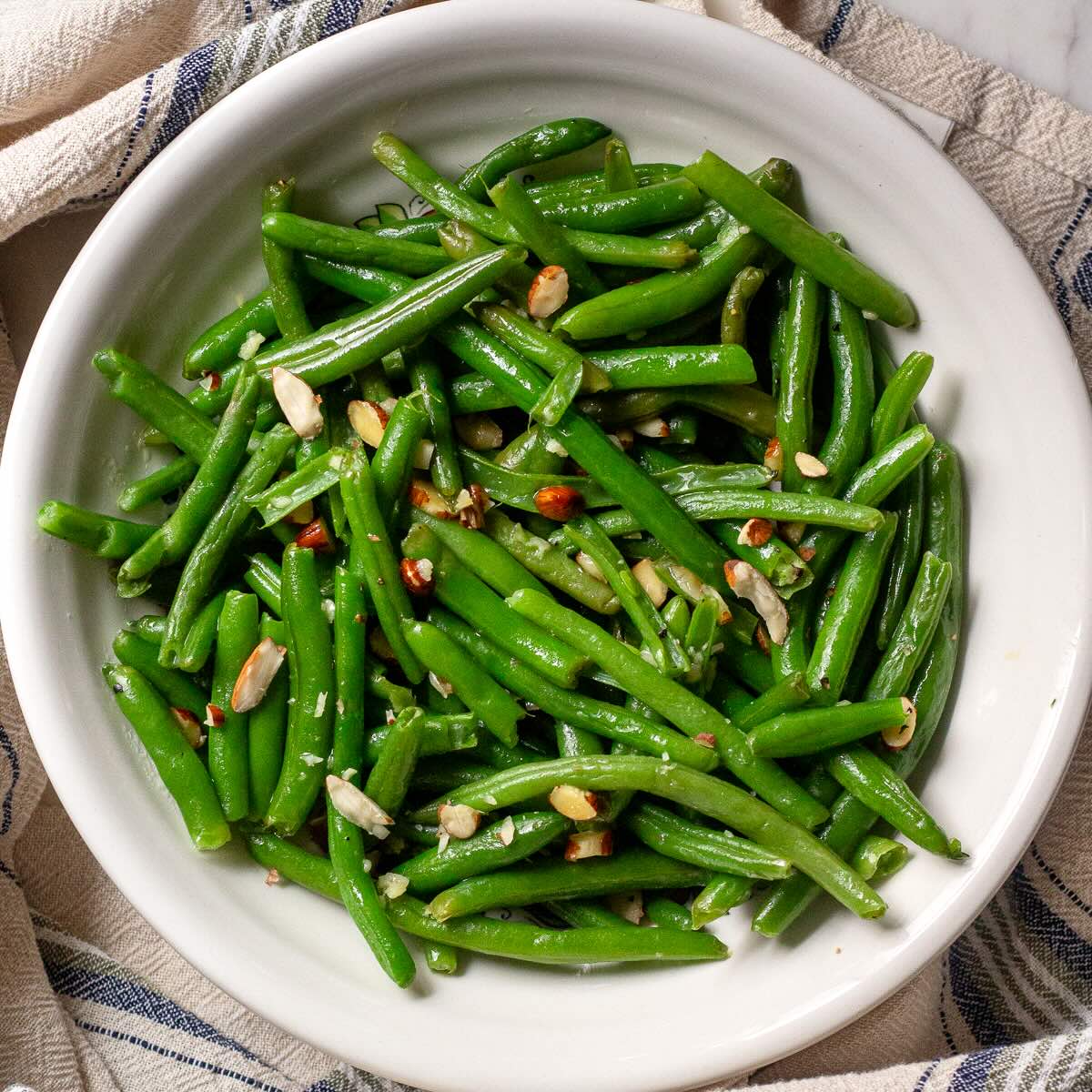 Quick Blanched Green Beans with Garlic