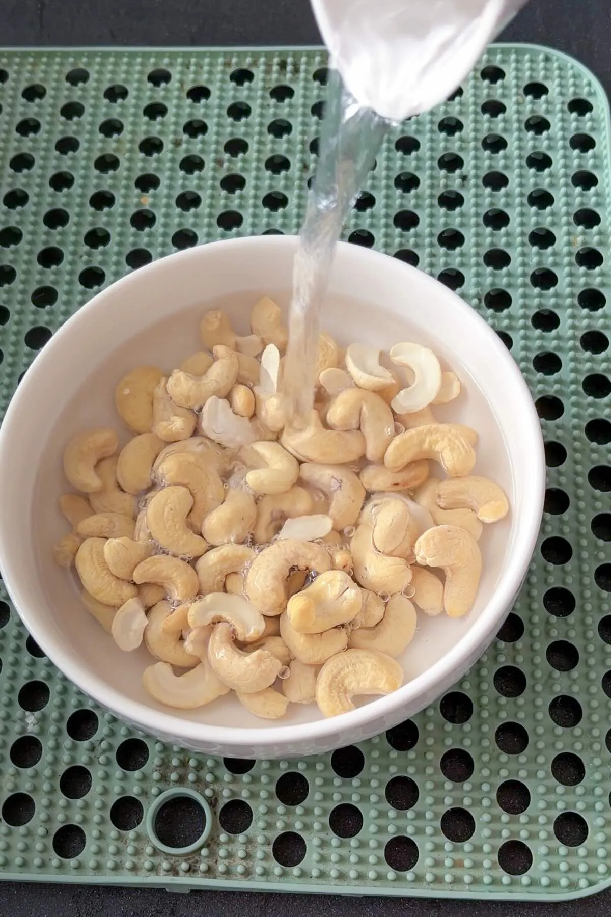 Vegan Cheesecake in a Jar, soaking cashews